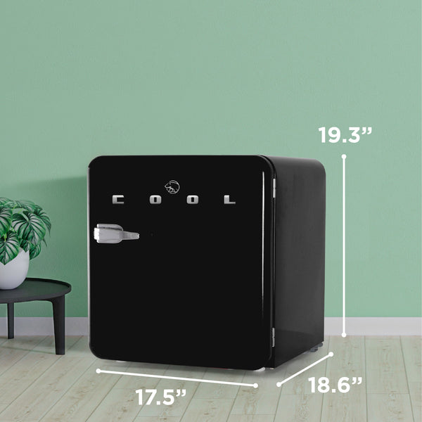 Commercial Cool 1.6-cu ft Mini Fridge with Freezer ( Black )